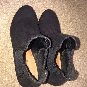 Black high wedges